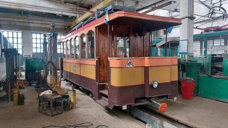 Ретротрамвай готовий до подорожі!