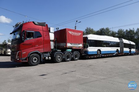Ще два тролейбуси прибули із Швейцарії